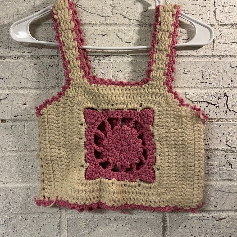 VINTAGE 1970s Handmade Afghan Granny squares crochet crop top Coachella festival